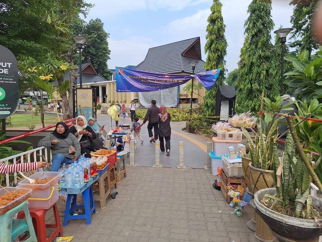Bikin Geleng-Geleng Kepala, Satu Foto Kondisi di Alun-Alun Kota Bogor Ini Juga Pasti Bikin Bima Arya Gregetan