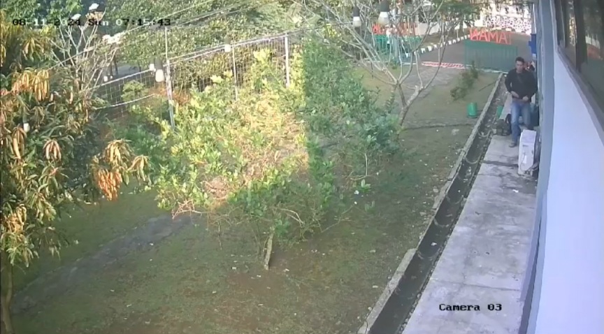 Rekaman CCTV aski pencurian handphone anggota Paskibra di Cijeruk Bogor.