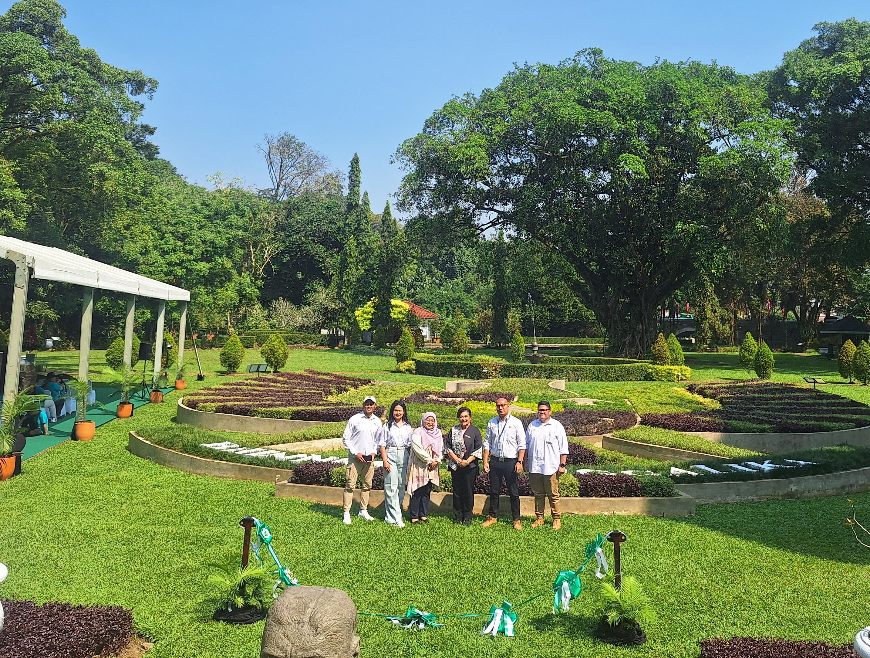 Peresmian Taman Soedjana Kassan di Kebun Raya Bogor setelah direvitalisasi.