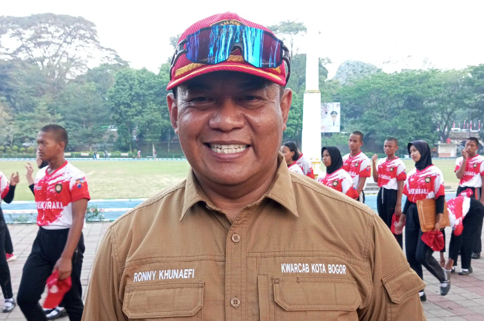 Kabid Ideologi Wawasan Kebangsaan dan Ketahanan Ekonomi, Sosial, Budaya, dan Agama Badan Kesbangpol Kota Bogor Ronny Kunaefi memastikan tak ada paskibraka putri yang lepas hijab.