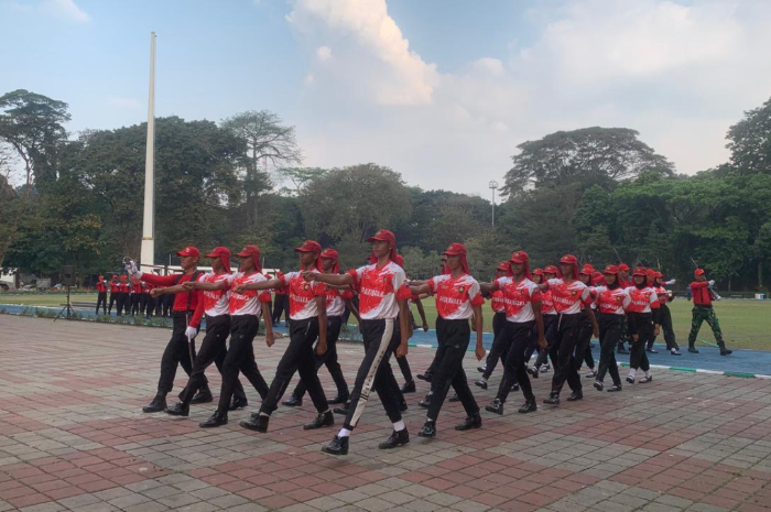 Anggota Paskibraka Kota Bogor menggelar gladi resik upacara HUT RI.