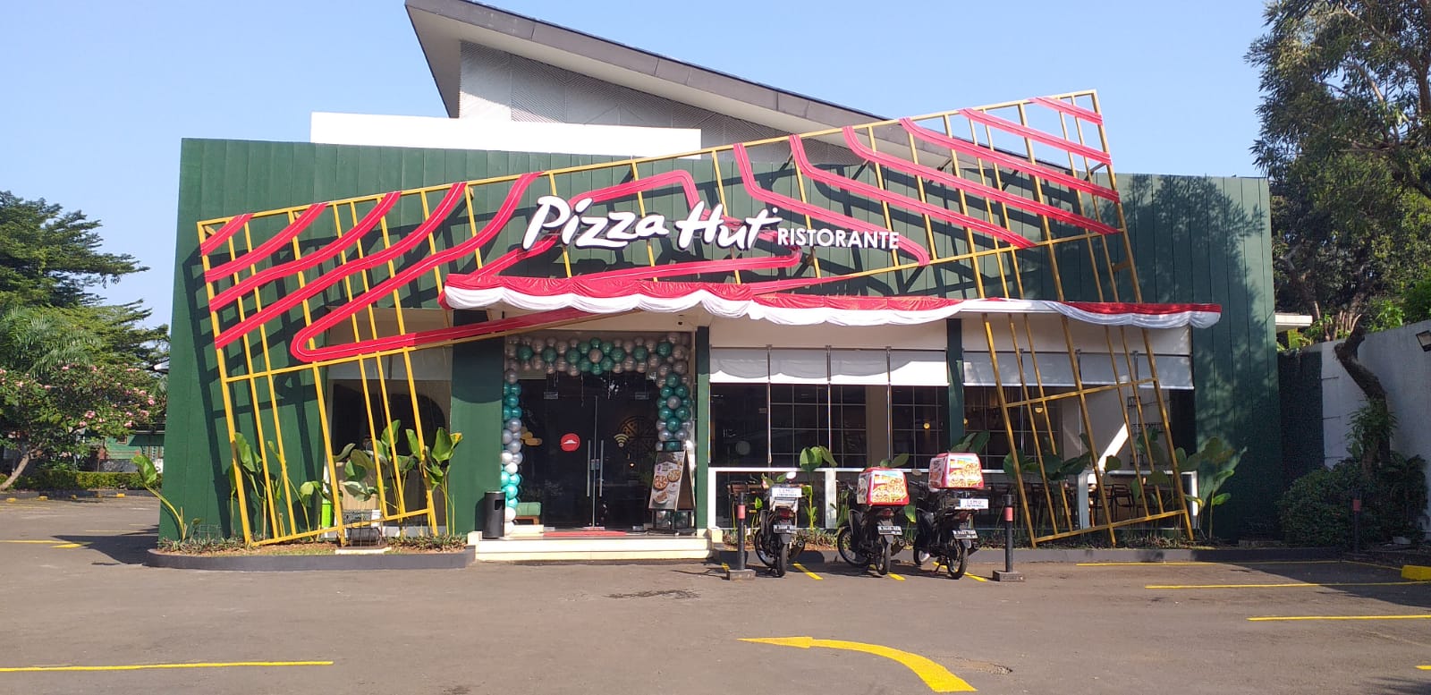 Pizza Hut menawarkan konsep restoran kekinian dengan menghadirkan Pizza Hut Ristorante pertama di Kota Bogor.
