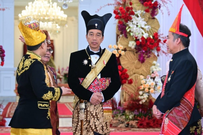 Presiden Jokowi mengenakan Baju Kasunan Surakarta saat Upacara 17 Agustus 2023.