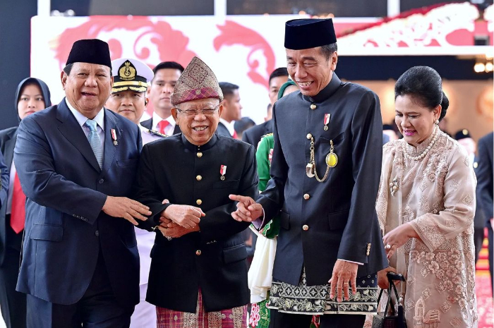 Presiden Jokowi bersama Wapres dan Prabowo Subianto di Gedung Nusantara, Jakarta. Jumat, 16 Agustus 2024.