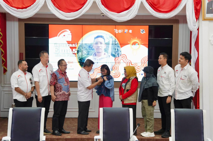 Penyematan secara simbolis Generasi Emas Merah Putih FMP 2024 di Balaikota Bogor.