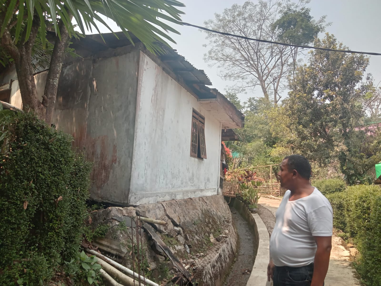 Pergeseran Tanah Menahun di Kampung Cibogo Balong Bogor, Sejumlah Rumah Terancam