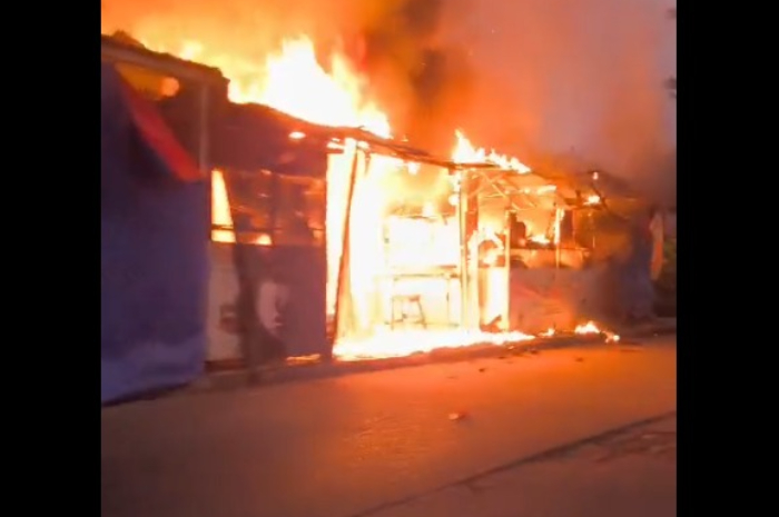 Lapak PKL di Jalan Sentraland Parung Panjang, Kabupaten Bogor yang terbakar Rabu (21/8/2024) pagi.
