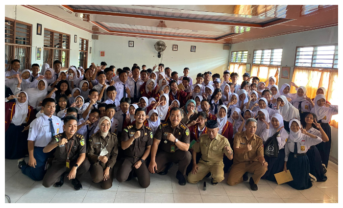 Kejaksaan Negeri Kota Bogor telah dilaksanakan kegiatan Jaksa Masuk Sekolah di SMP Negeri 9 Kota Bogor dalam rangka Pembinaan Masyarakat Taat Hukum Tahun 2024.