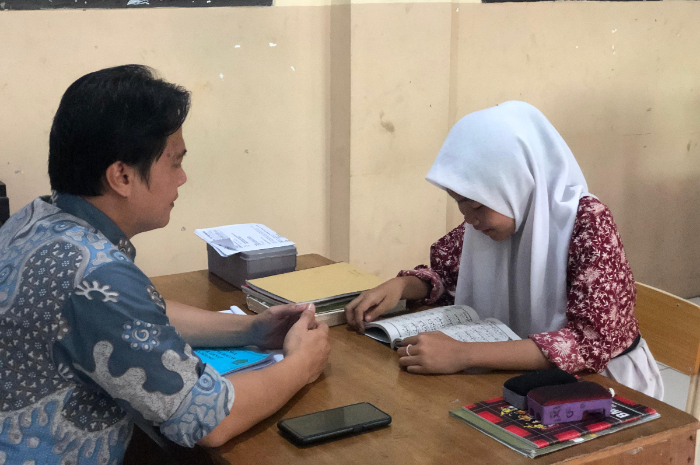 Pelaksanaan program BTQ yang diselenggarakan MTS Sirojul Munir untuk memberantas buta huruf Al-Qur