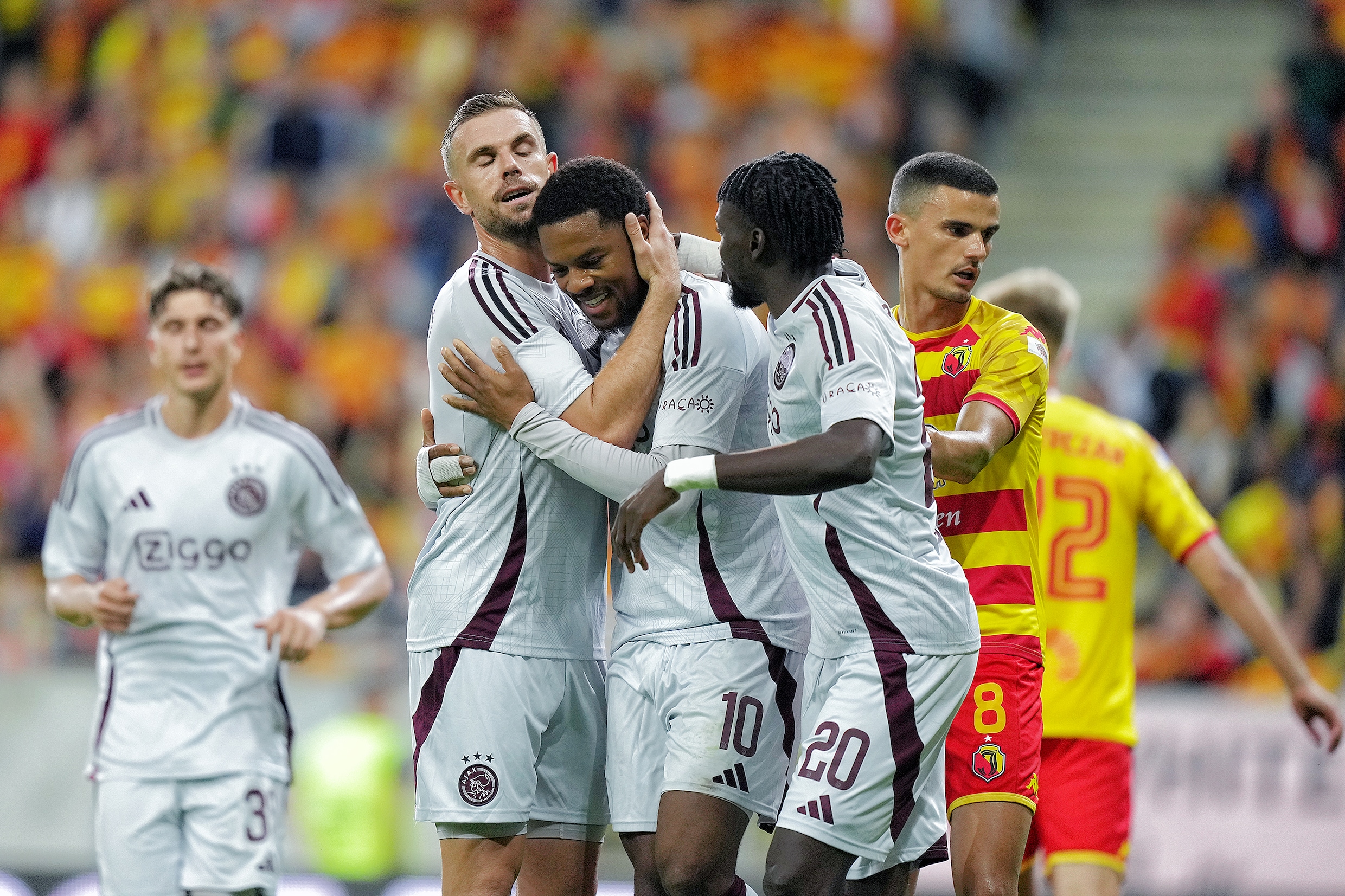 Klub asal Belanda, Ajax Amsterdam berhasil unggul atas wakil Polandia, Jagiellonia Bialystok dalam playoff Liga Europa leg pertama, Jumat (23/8) dini hari WIB.