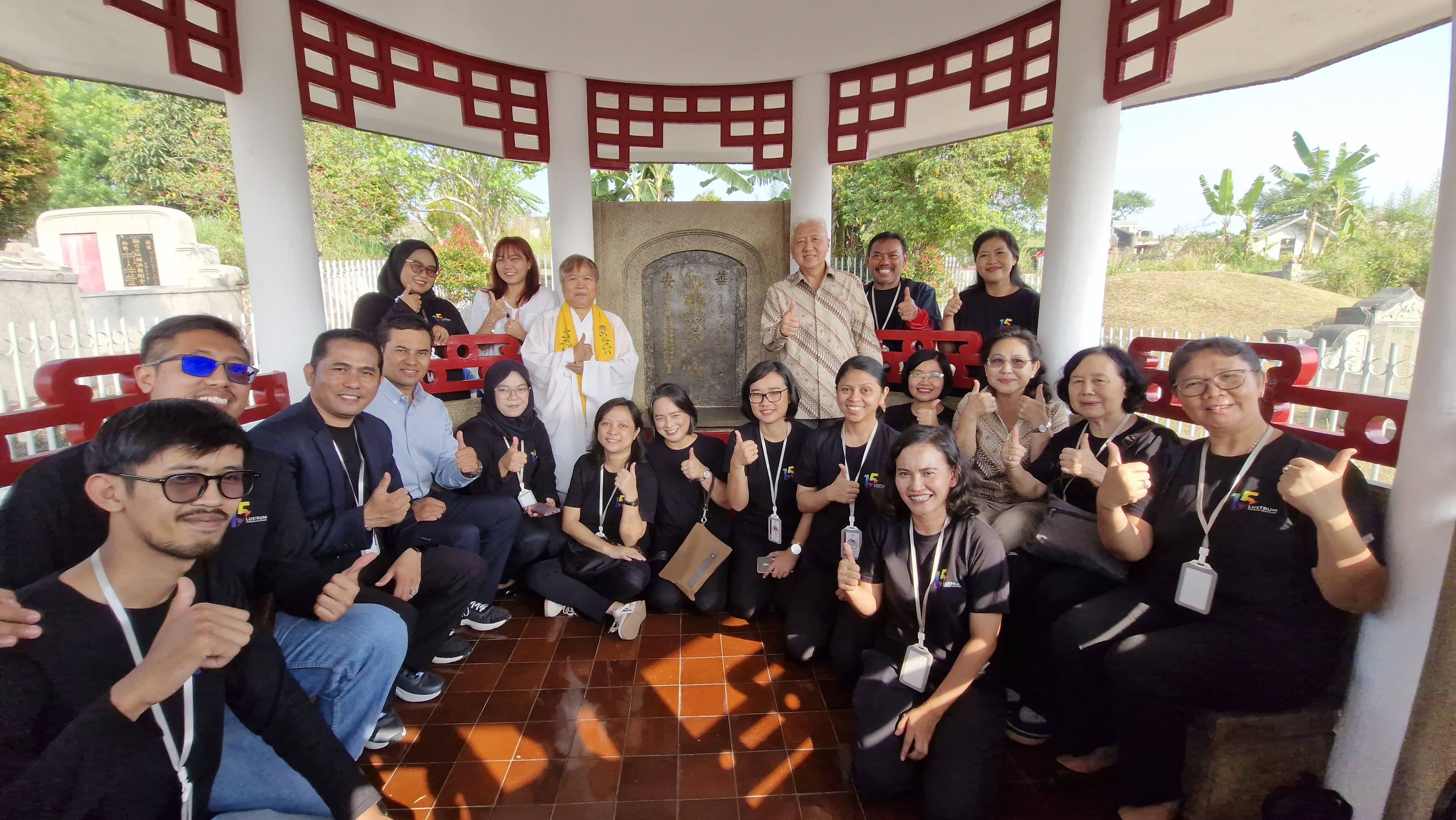 Peringati 75 Tahun Berdiri, Sekolah Kesatuan Bagi-bagi Coklat dan Ajak Internal Civitas Berlomba