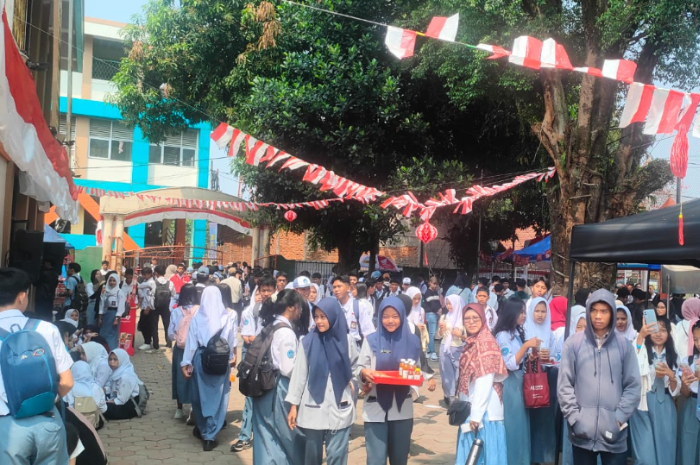Suasana Job Fair di SMK Pelita Ciampea Kabupaten Bogor.