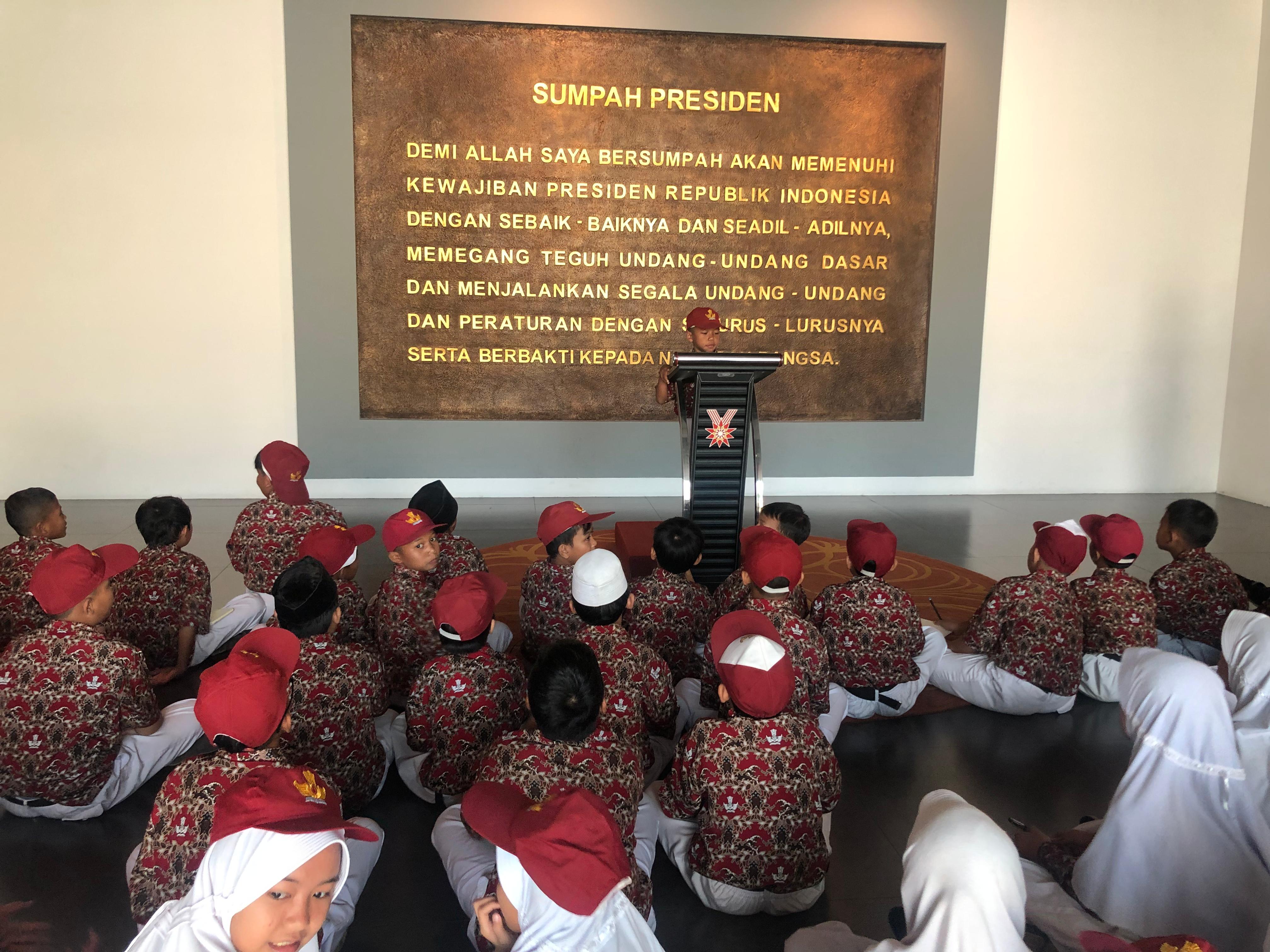 Seru! FMP Ajak Puluhan Anak SD di Kota Bogor untuk Wisata Kebangsaan
