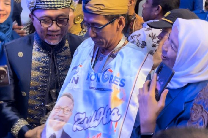Anggota DPRD Kota Bogor, Safrudin Bima (tengah) bersama Zulkifli Hasan (kiri).