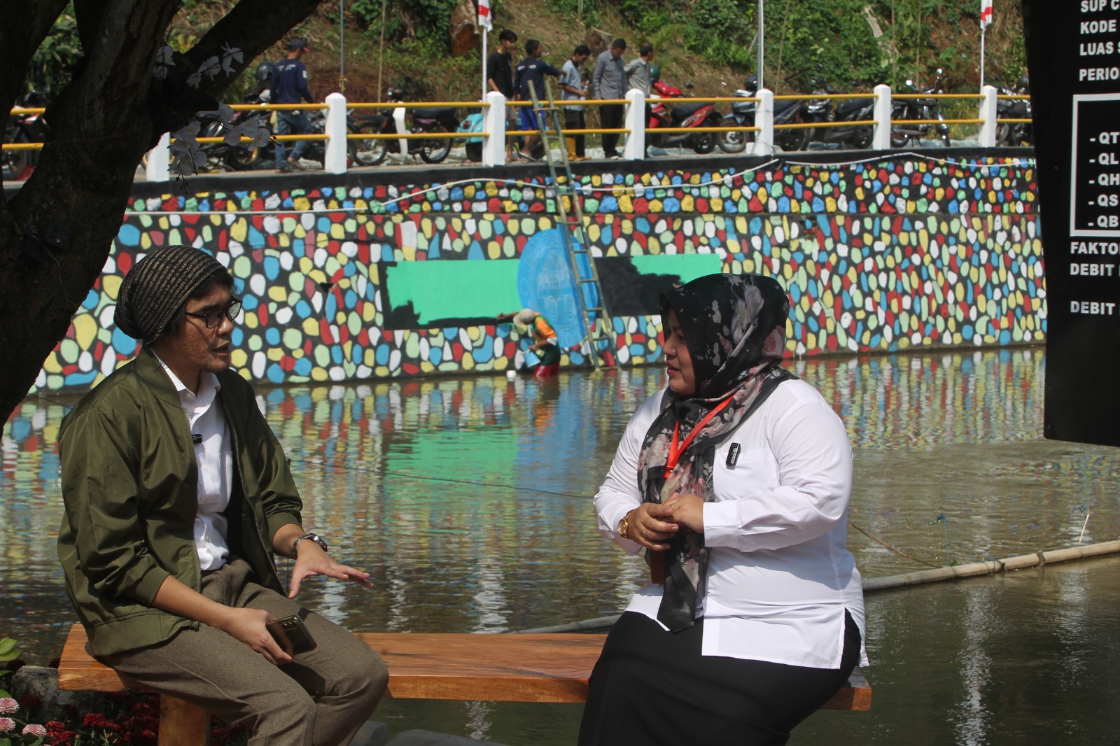 Kepala Disperumkim Kota Bogor, Rr Juniarti Estiningsih saat podcast soal Kampung Mantarena.