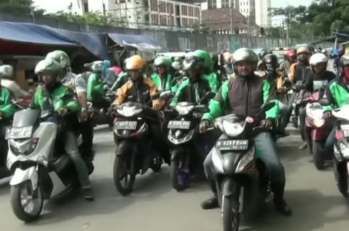 Saat Ojol akan melakukan aksi demontrasi untuk menuntut THR.