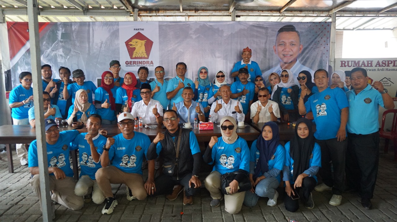 Ketua DPC Gerindra Kota Bogor Sopian bersama Calon Wakil Wali Kota Bogor Jenal Mutaqin, di Posko Kang JM Jalan Tentara Pelajar Cimanggu, pada kamis (29/8/2024) siang.