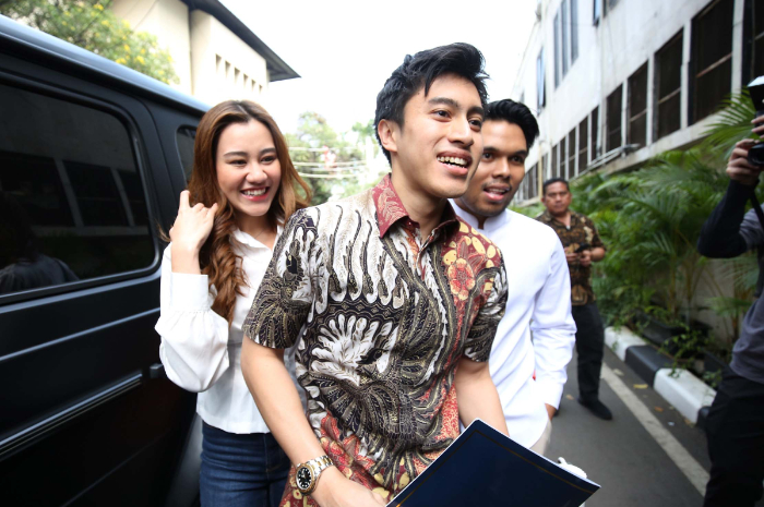 Aaliyah Massaid dan Thariq Halilintar saat menyapa wartawan.