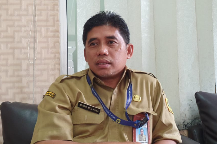 Kabid P2P Dinas Kesehatan Kabupaten Bogor, Adang Mulyana saat dimintai keterangan terkait kasus cacar monyet.