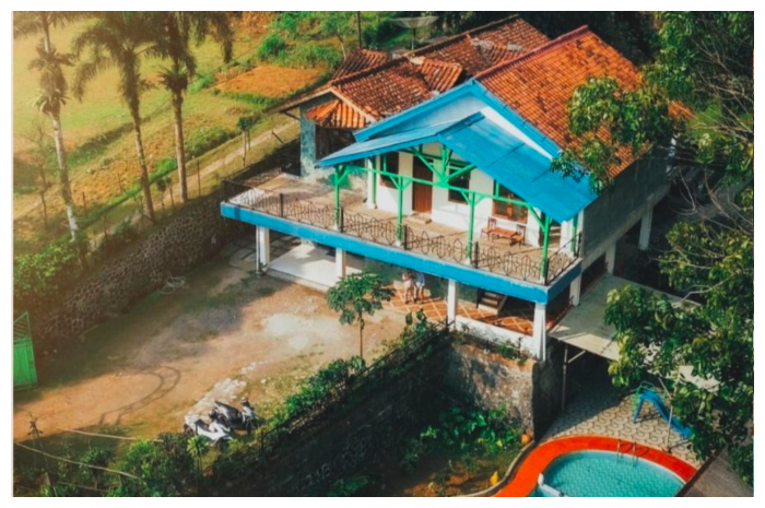 Villa Rindam yang berlokasi di Kecamatan Megamendung, Kabupaten Bogor, rekomendasi tempat staycation bareng keluarga.
