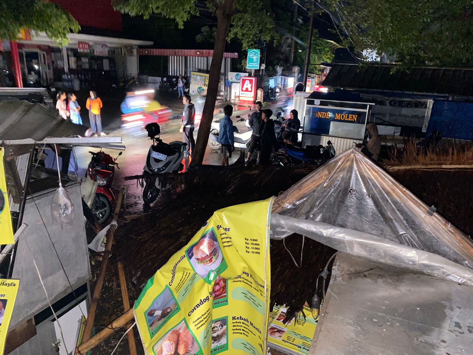 Kondisi Terkini Kios Pedagang&nbsp;di&nbsp;Bogor yang Porak-poranda Diterjang Angin Kencang