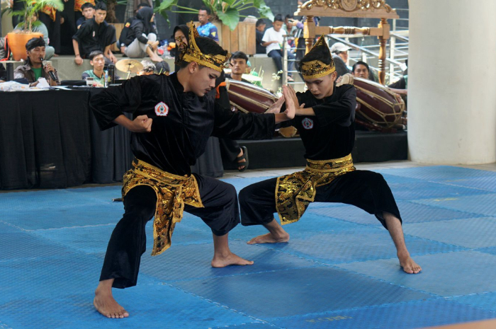 Ilustrasi kesenian pencak silat