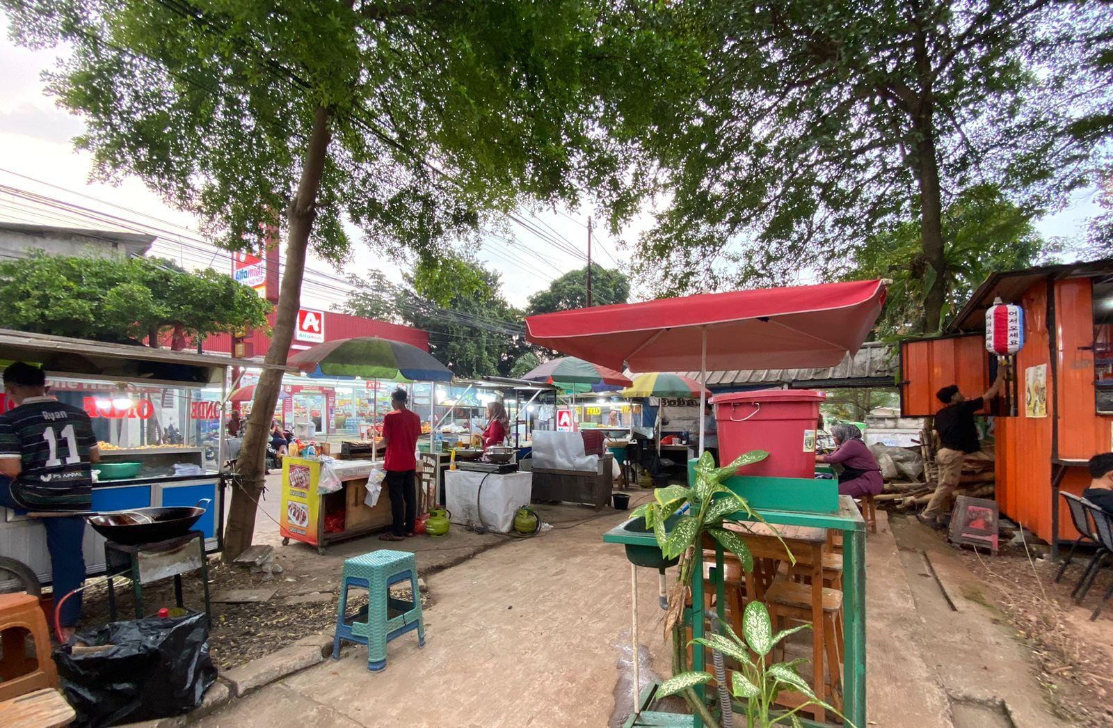 Kondisi terkini sentra UMKM di Desa Cibatok I pasca diterjang angin kencang beberapa waktu lalu