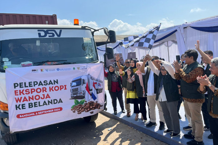Pelepasan ekspor kopi Wanoja ke Belanda di Taka Hydrocore di Gedebage Bandung