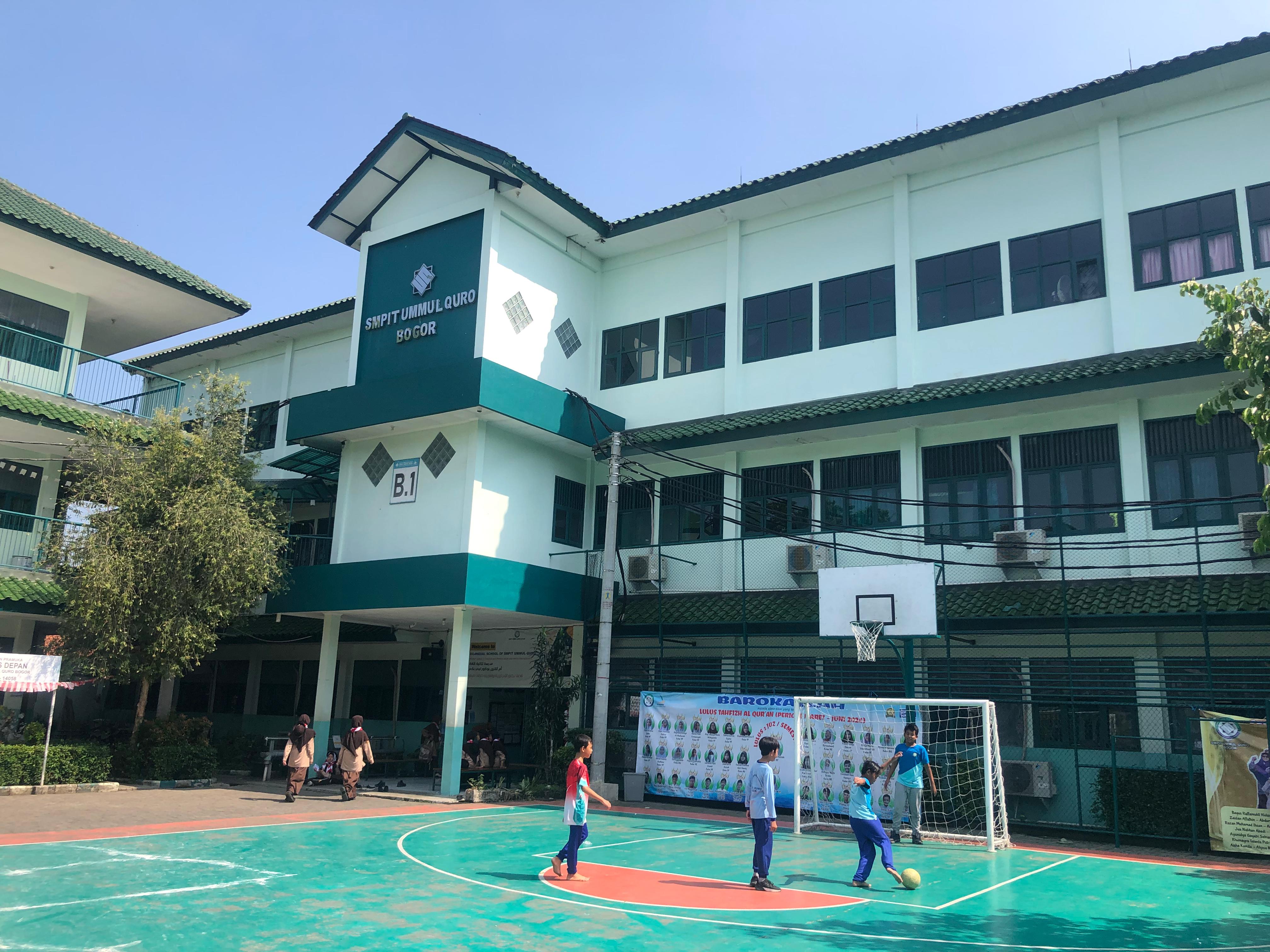 SMPIT Ummul Quro Dinobatkan sebagai Sekolah Adiwiyata Tingkat Kabupaten Bogor