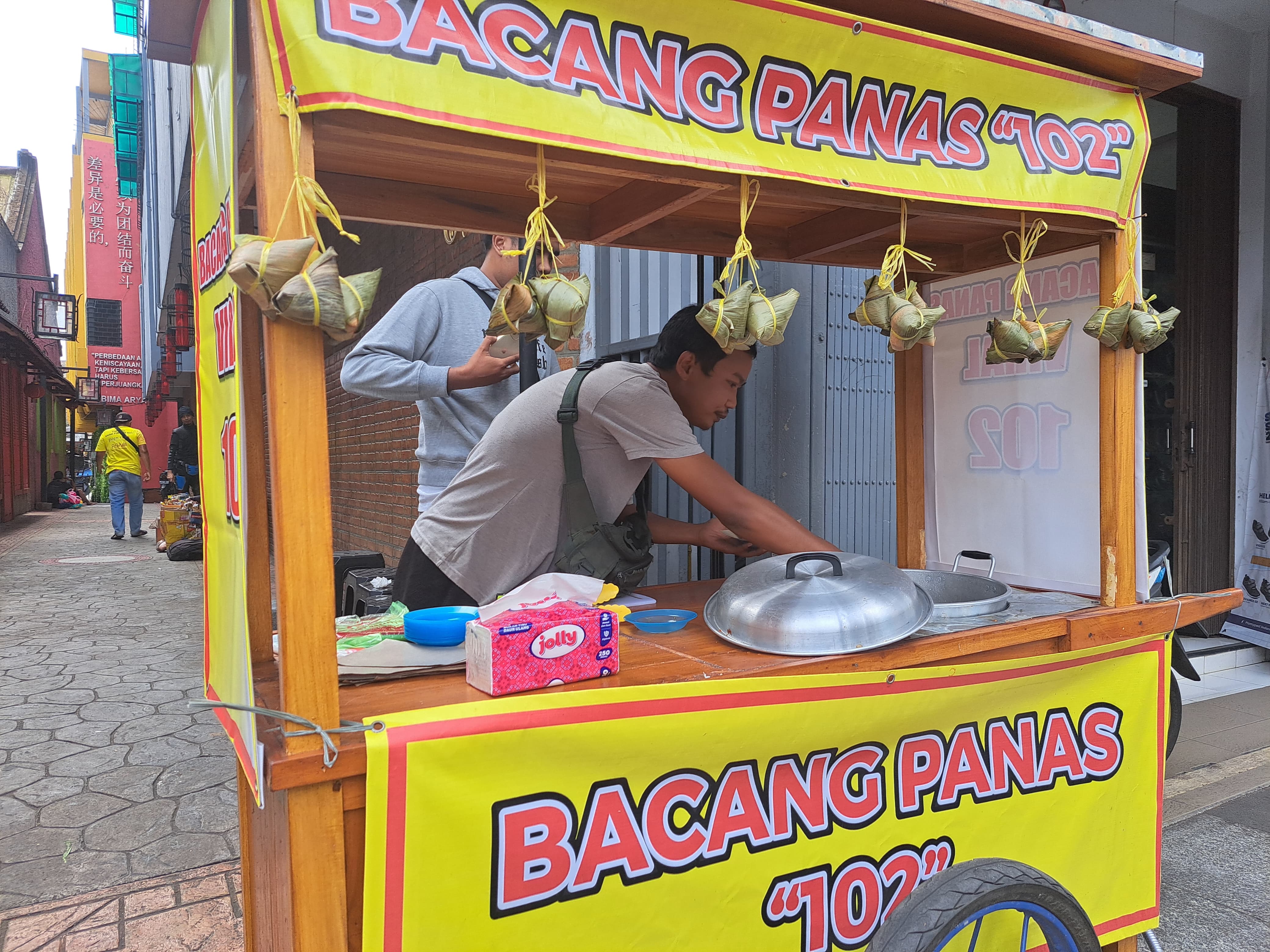 Bacang Viral 102 di Suryakencana Bogor