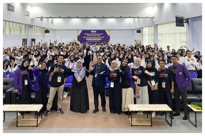 Mahasiswa baru FKIP Unpak saat mengikuti masa Pengenalan Kehidupan Kampus bagi Mahasiswa Baru (PKKMB) pada 12 September 2024.