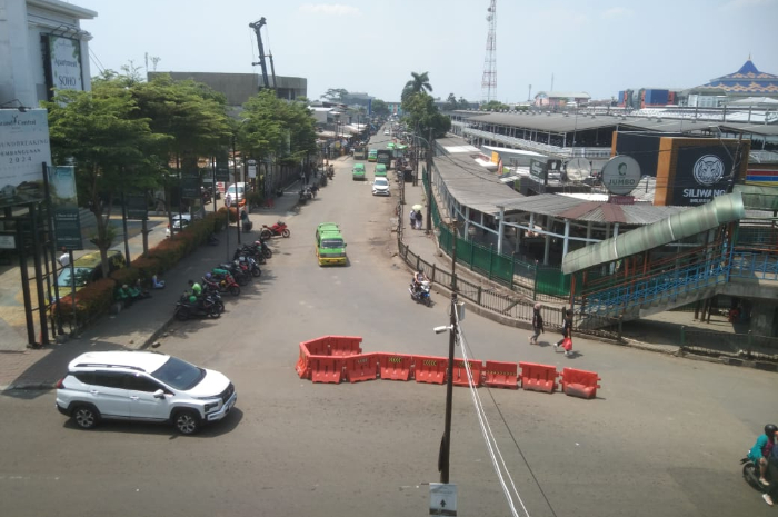 Suasana Jalan Mayor Oking di kawasan Stasiun Bogor terlihat lebih bersih dari  lapak PKL.
