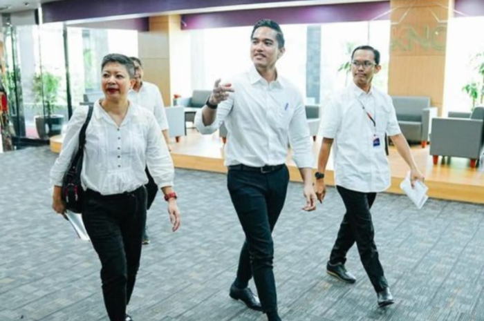 Kaesang Pangarep saat mendatangi gedung KPK Selasa (17/9/2024).