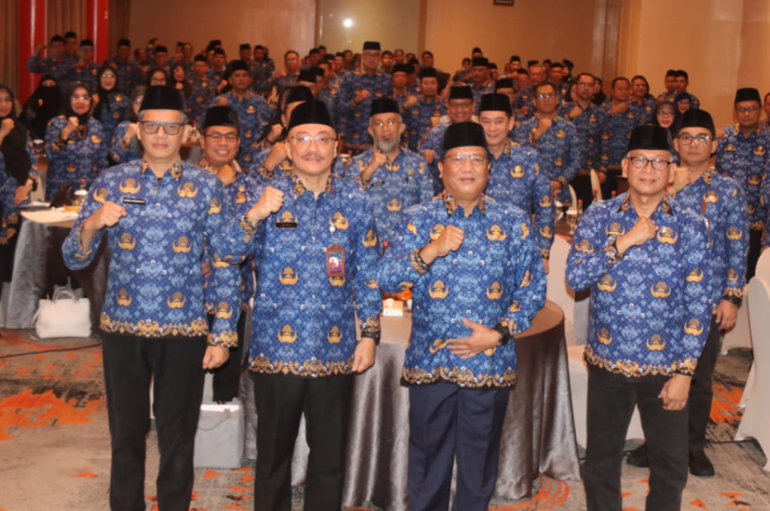 PJ Sekretaris daerah (Sekda), Suryanto Putra saat menghadiri kegiatan Raker Korpri.