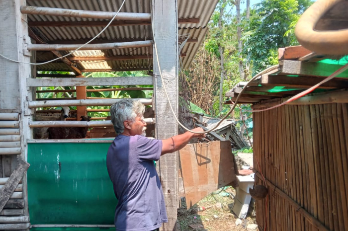 Warga Parung Panjang Bogor yang kehilangan kambingnya dicuri maling ternak.