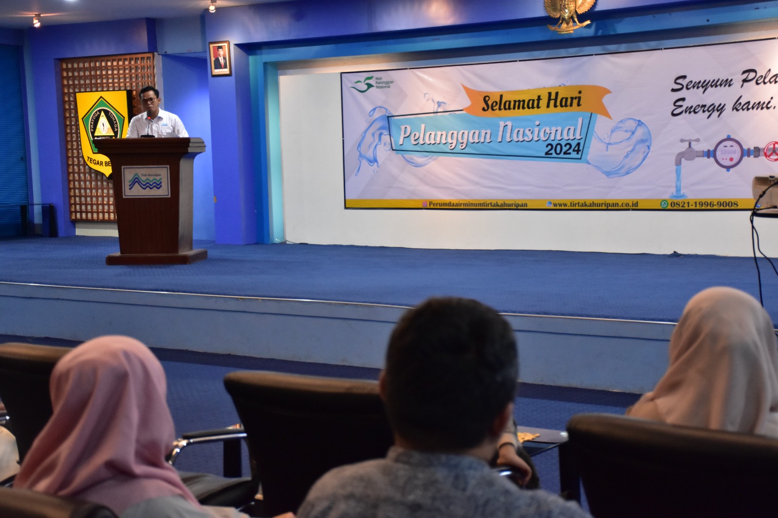 Perumda Tirta Kahuripan Kabupaten Bogor menyapa para pelanggan teladan mereka, dalam peringatan Hari Pelanggan Nasional, Rabu (18/9/2024).