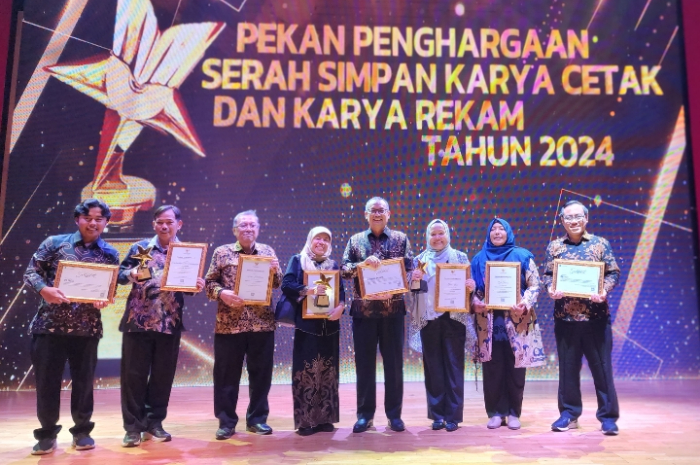 IPB Press meraih tiga penghargaan dari Perpusnas RI&nbsp;pada Pekan Penghargaan 2024.