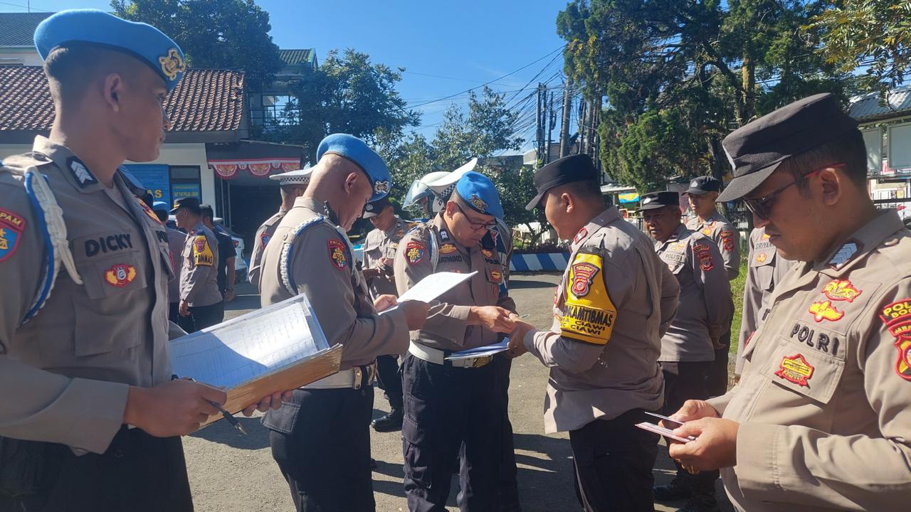 Satuan Propam Polres Bogor melaksanakan kegiatan Penegakan Ketertiban dan Disiplin (Gaktibplin) di Mako Polsek Ciawi.