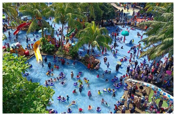 Wonderland Adventure Waterpark Galuh Mas Karawang, yang terletak di Jl. Galuh Mas Raya No.1, Telukjambe, Kecamatan Telukjambe Timur, Karawang, Jawa Barat.