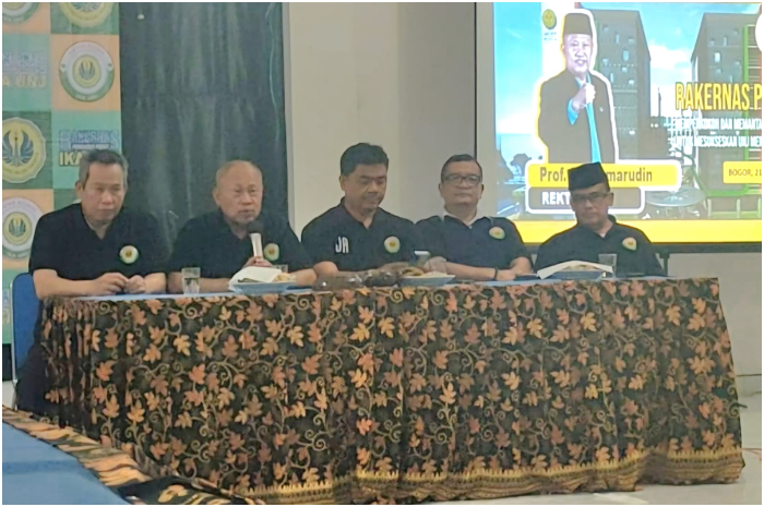 Rakernas IKA UNJ di Villa Biru, Cikereteg, Pancawati Kabupaten Bogor, Sabtu (21/9).