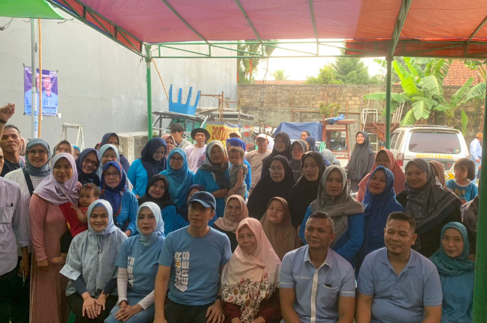 Pasangan Calon Wali Kota dan Wakil Wali Kota Bogor Dedie A Rachim dan Jenal Mutaqin bertemu dengan warga Kampung Parung Jambu.