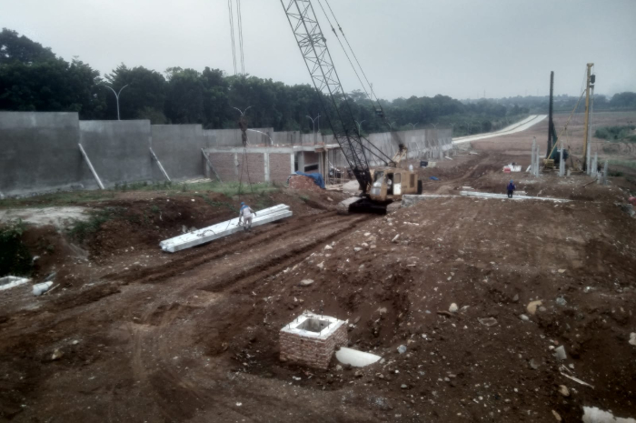 Akses jalan menuju lokasi Kantor Pemerintahan Baru  Kota Bogor di Kelurahan Katulampa, Bogor Timur.