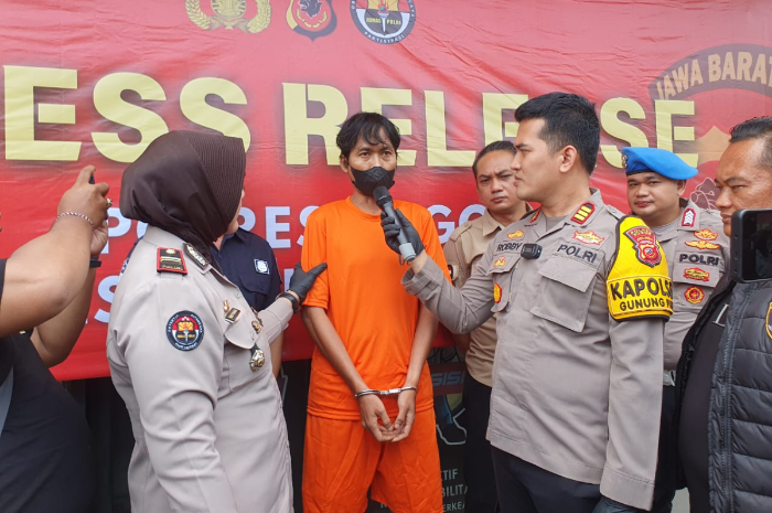 Polsek Gunung Putri saat melakukan rilis pelaku penganiayaan di festival vespa hingga mencolok mata korban.