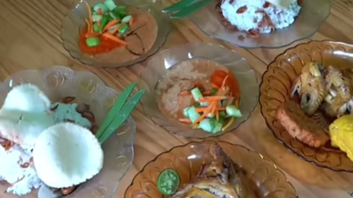 Nasi Uduk Ibu Enin, yang berlokasi di Jalan Gunung Sahari XI, Nomor 70, Jakarta Pusat.