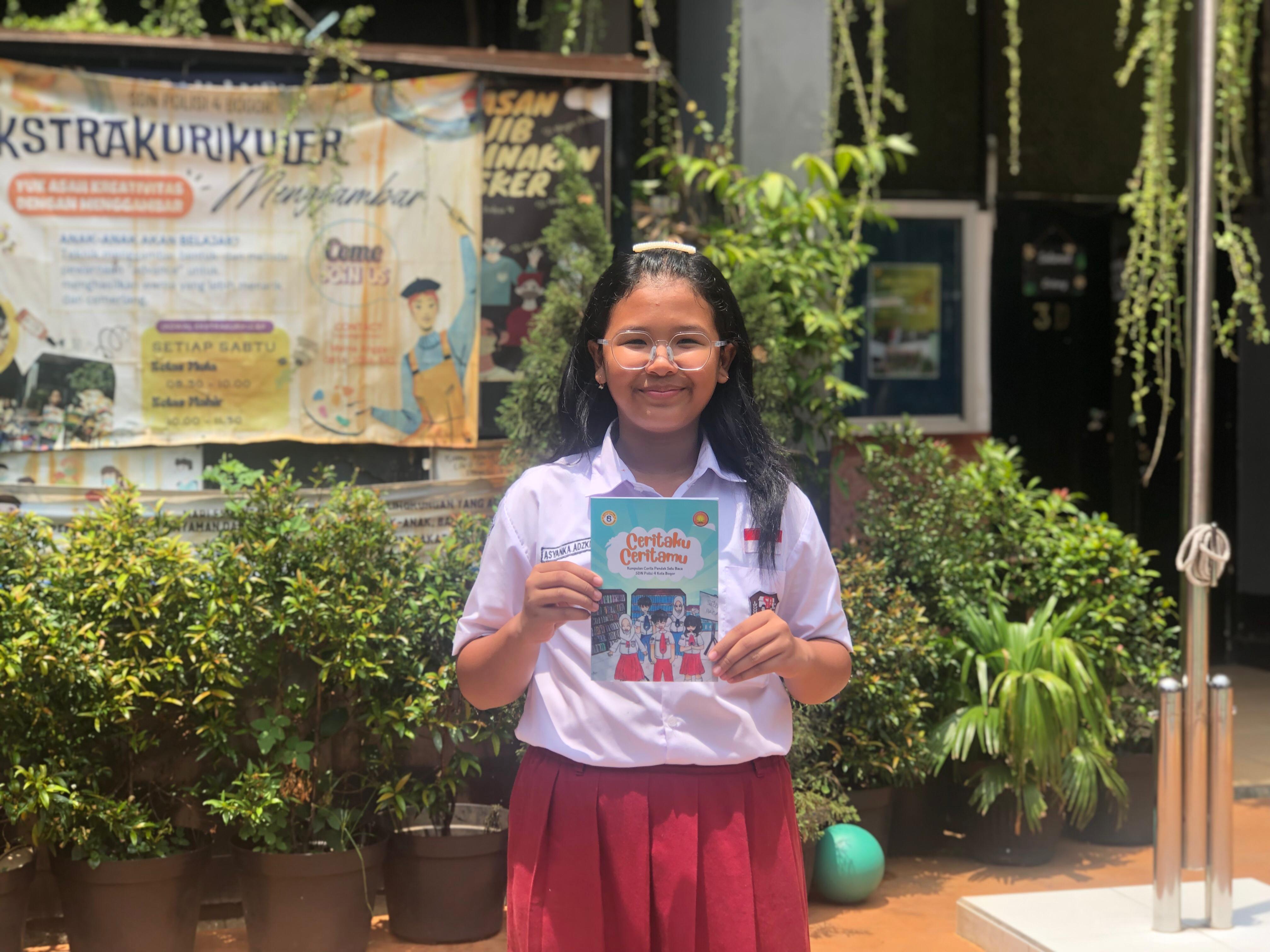 Salah seorang siswa yang ikut dalam Komunitas Setu Baca SDN Polisi 4 Kota Bogor.