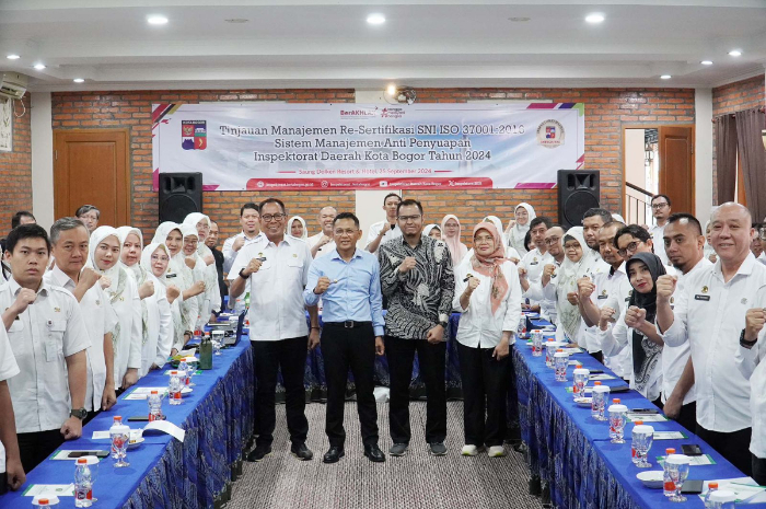 Pj Wali Kota Bogor, Hery Antasari saat  meninjau kegiatan SMAP yang digelar Inspektorat Kota Bogor.