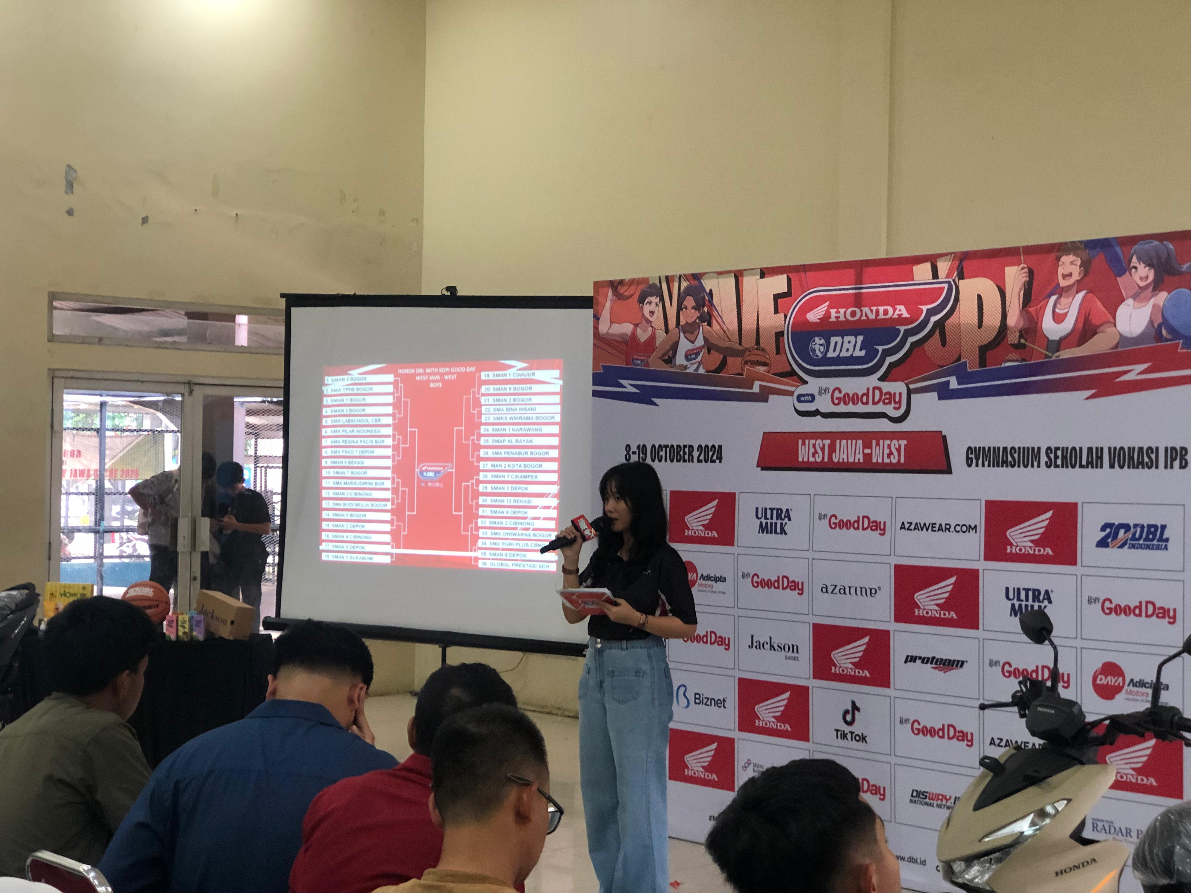 Suasana saat berlangsungnya drawing group DBL West Java West Regional Bogor, Jumat (27/9/2024).