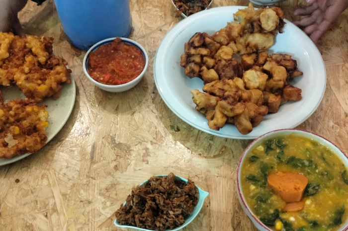 Bubur Manado di Dapur Mace salah satu rekomendasi kulineran di Kota Bogor.