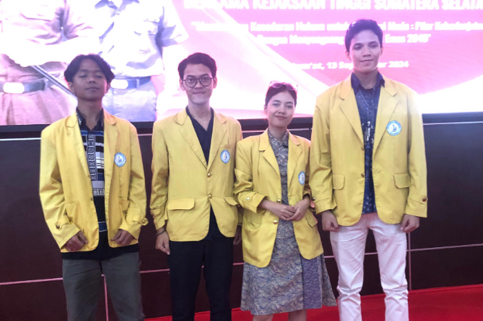 Empat orang mahasiswa Unbin Bogor yang ikut berpartisipasi dalam ajang, National Leader Forum 2024 di Palembang