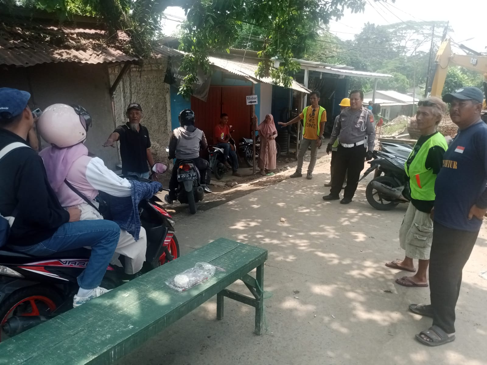 Jalan Penghubung Parung - Ciseeng Bogor Ditutup, Begini Kondisi Lalulintas di Jalur Alternatif Khusus Motor